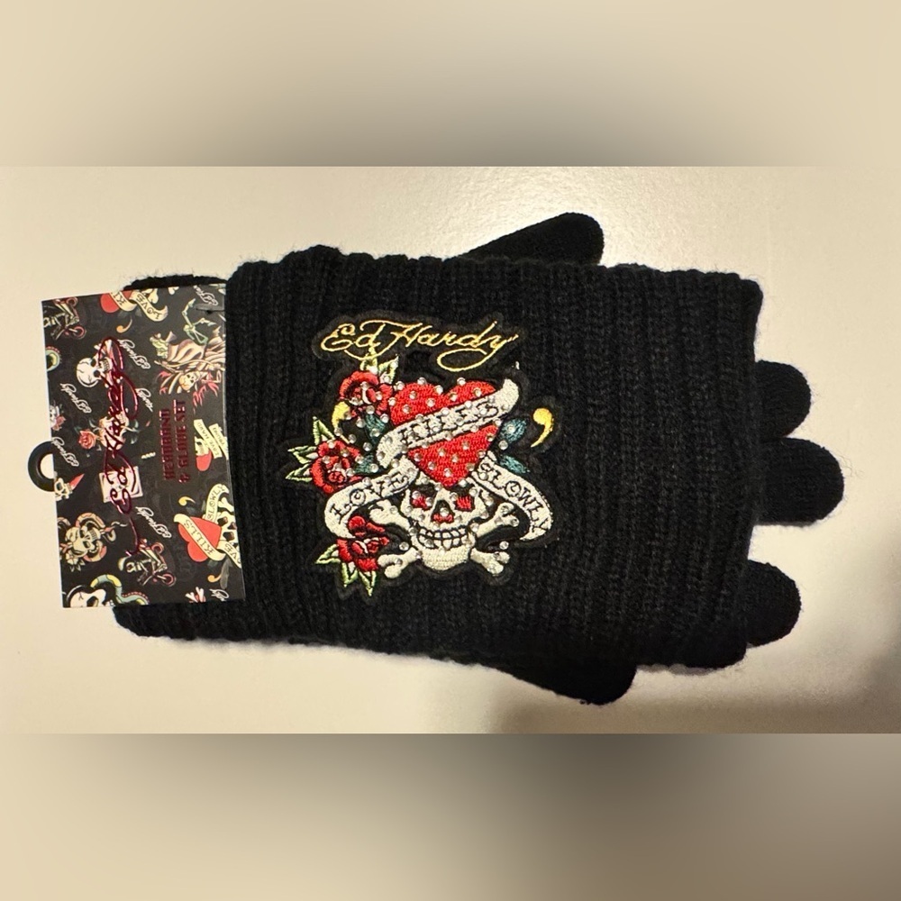 Ed Hardy Women's Love Kills Slowly
Headband & Glove Set Black One Size NWT